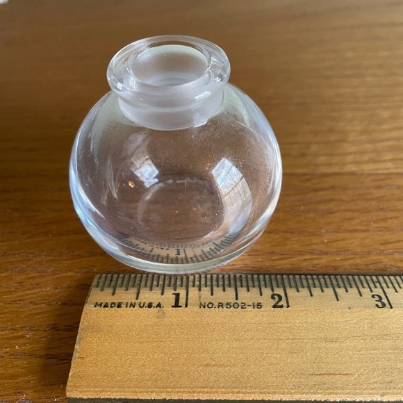 Lalique Claire Fontaine Perfume Bottle - Picture 8 of 11